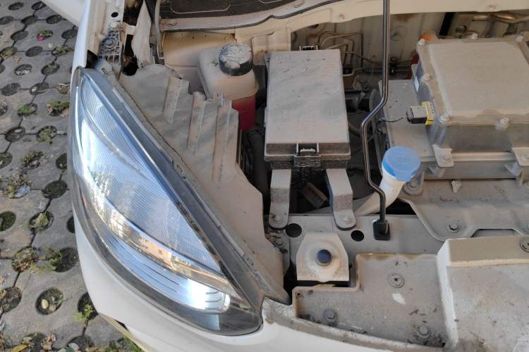 Used Roewe Clever 2022 311km QiQi BoBo Edition Engine Bay Right