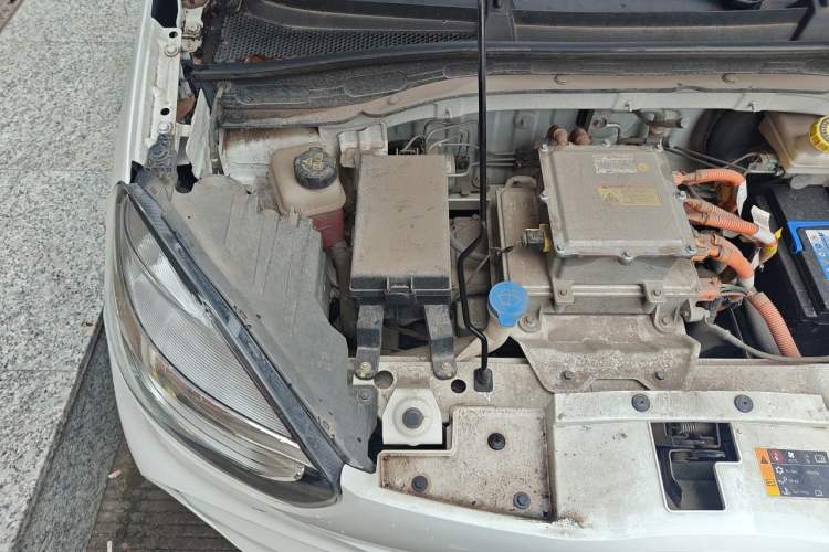 Used Roewe Clever 2022 311km QiQi BoBo Edition Engine Bay Right