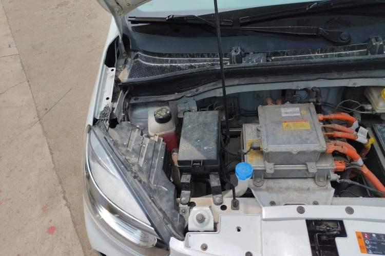 Used Roewe Clever 2022 311km QiQi BoBo Edition Engine Bay Right