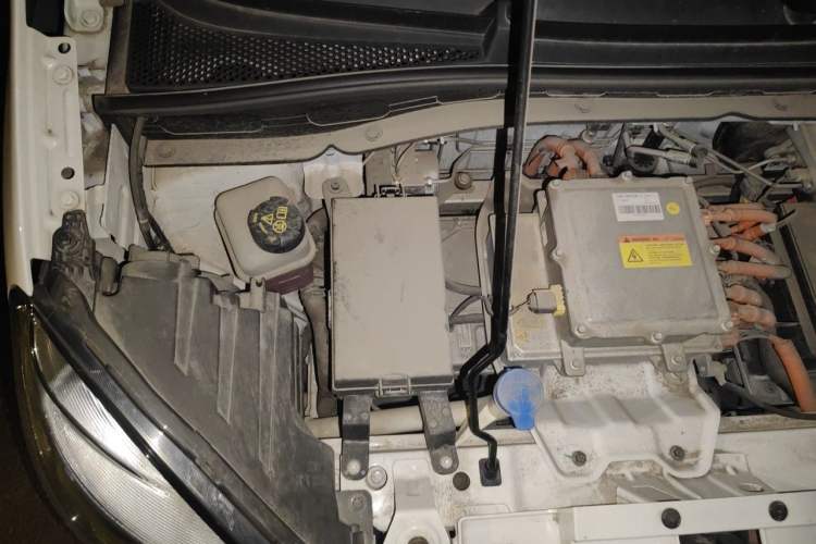 Used Roewe Clever 2022 311km QiQi BoBo Edition Engine Bay Right