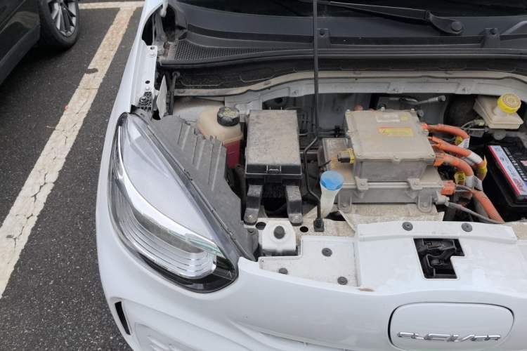 Used Roewe Clever 2022 311km QiQi BoBo Edition Engine Bay Right
