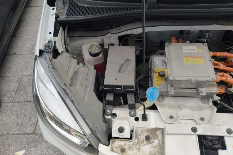 Used Roewe Clever 2022 311km QiQi BoBo Edition Engine Bay Right