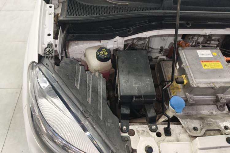 Used Roewe Clever 2022 311km QiQi BoBo Edition Engine Bay Right