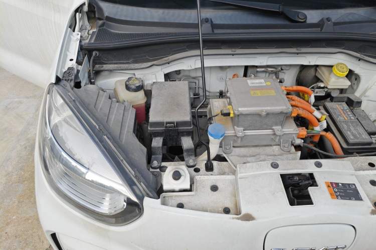 Used Roewe Clever 2022 311km QiQi BoBo Edition Engine Bay Right
