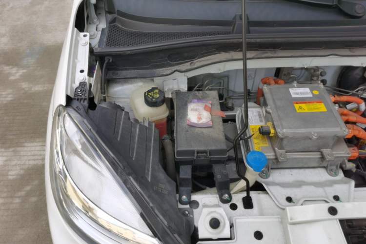 Used Roewe Clever 2022 311km QiQi BoBo Edition Engine Bay Right