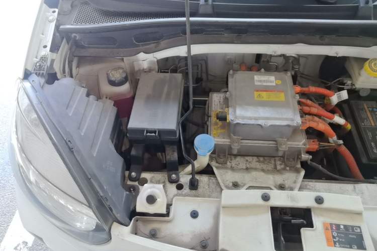 Used Roewe Clever 2022 311km QiQi BoBo Edition Engine Bay Right