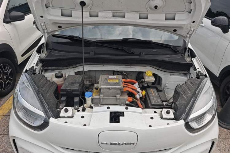 Used Roewe Clever 2022 311km QiQi BoBo Edition Engine Bay