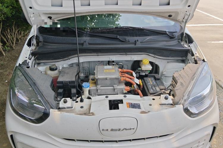 Used Roewe Clever 2022 311km QiQi BoBo Edition Engine Bay