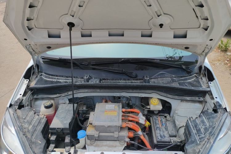 Used Roewe Clever 2022 311km QiQi BoBo Edition Engine Bay