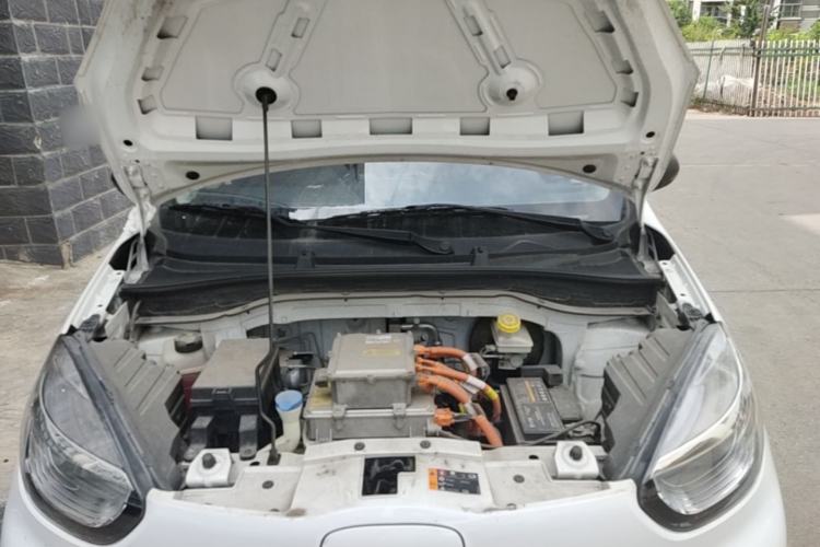 Used Roewe Clever 2022 311km QiQi BoBo Edition Engine Bay