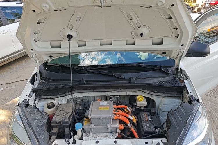 Used Roewe Clever 2022 311km QiQi BoBo Edition Engine Bay