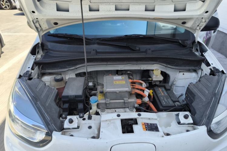 Used Roewe Clever 2022 311km QiQi BoBo Edition Engine Bay