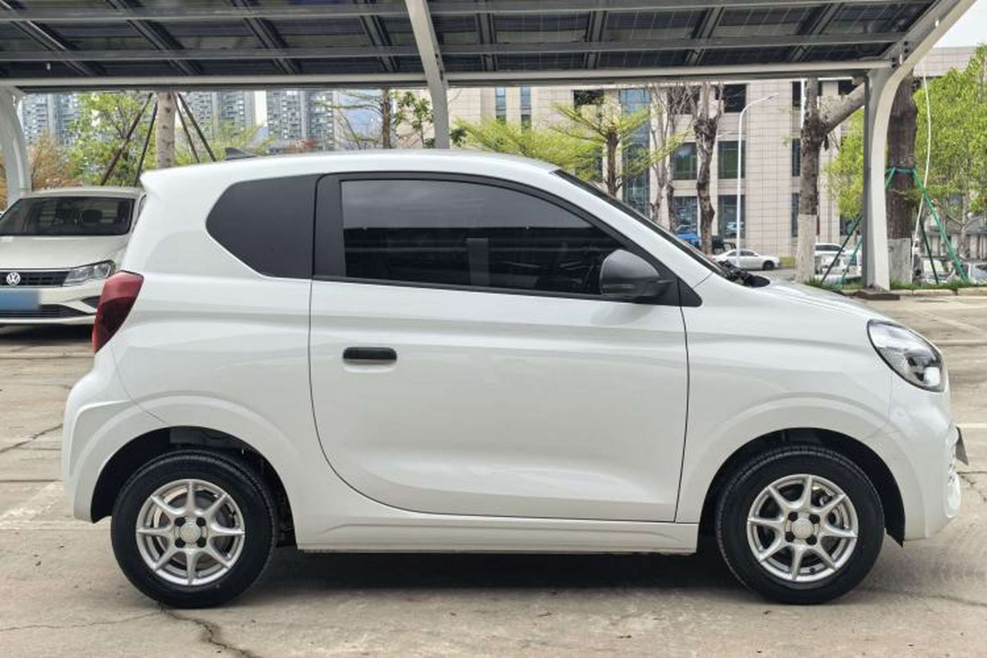 Used Roewe Clever 2022 311km QiQi BoBo Edition Exterior 4