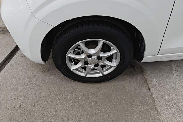 Used Roewe Clever 2022 311km QiQi BoBo Edition Exterior 4