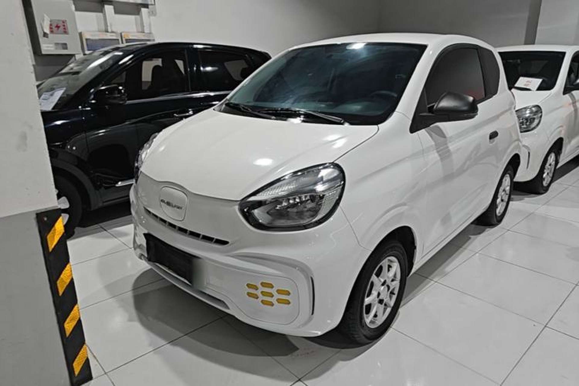 Used Roewe Clever 2022 311km QiQi BoBo Edition Front Left 45 Deg
