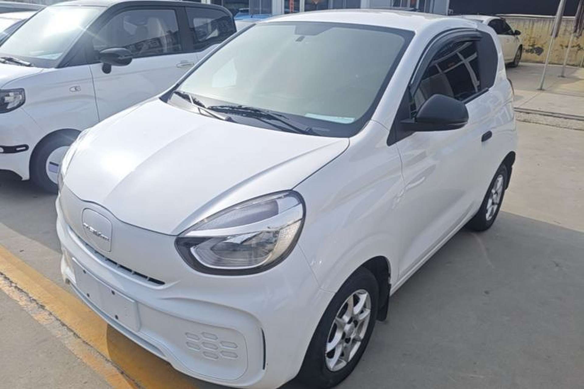 Used Roewe Clever 2022 311km QiQi BoBo Edition Front Left 45 Deg