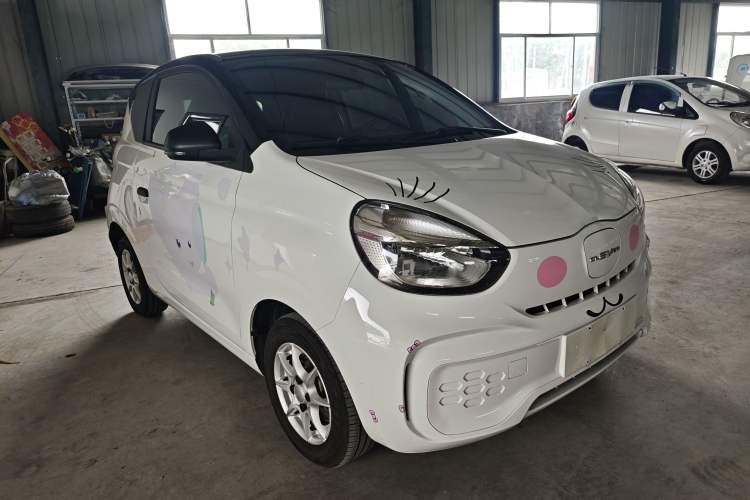 Used Roewe Clever 2022 311km QiQi BoBo Edition Front Right 45 Deg