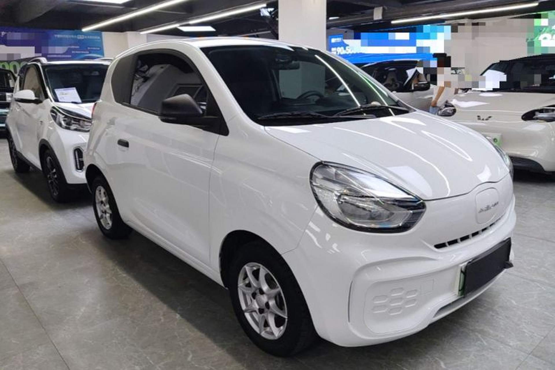 Used Roewe Clever 2022 311km QiQi BoBo Edition Front Right 45 Deg