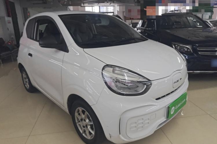 Used Roewe Clever 2022 311km QiQi BoBo Edition Front Right 45 Deg