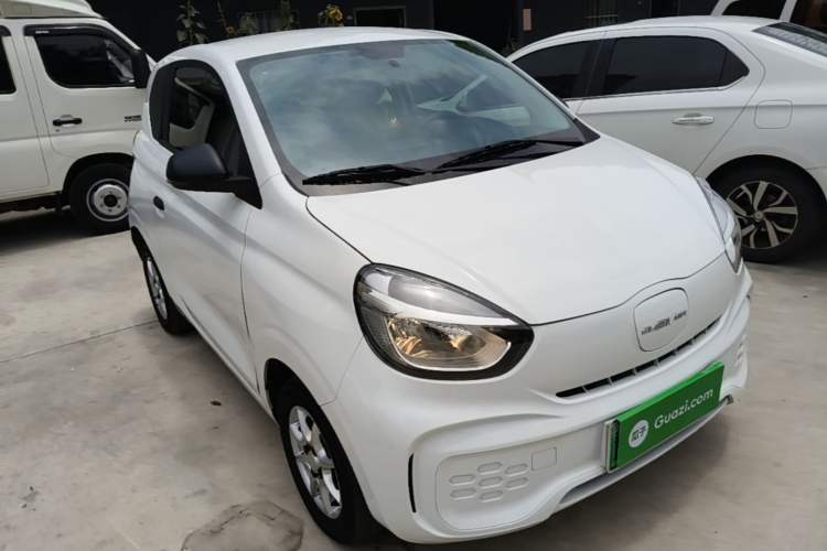 Used Roewe Clever 2022 311km QiQi BoBo Edition Front Right 45 Deg