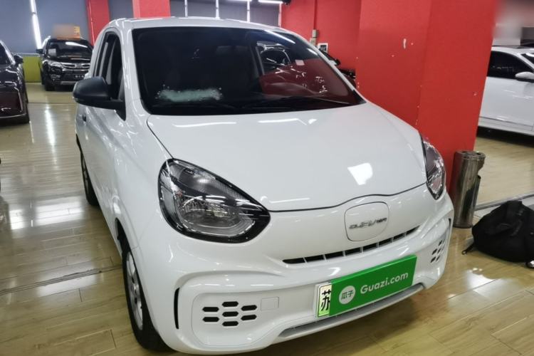 Used Roewe Clever 2022 311km QiQi BoBo Edition Front Right 45 Deg
