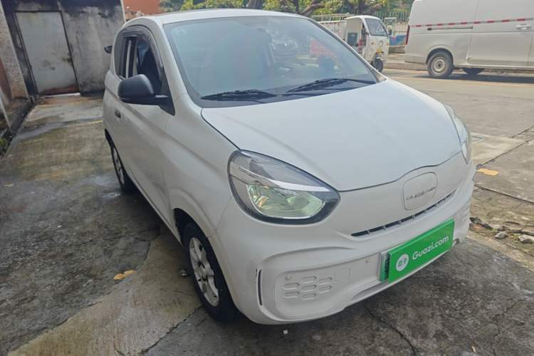 Used Roewe Clever 2022 311km QiQi BoBo Edition Front Right 45 Deg