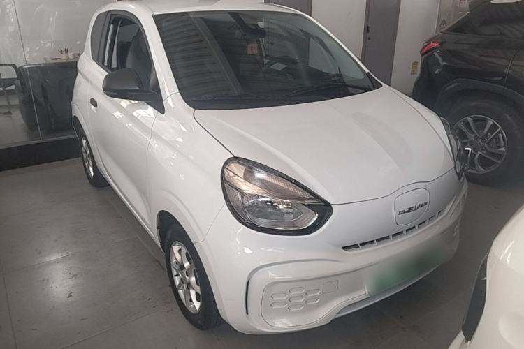 Used Roewe Clever 2022 311km QiQi BoBo Edition Front Right 45 Deg