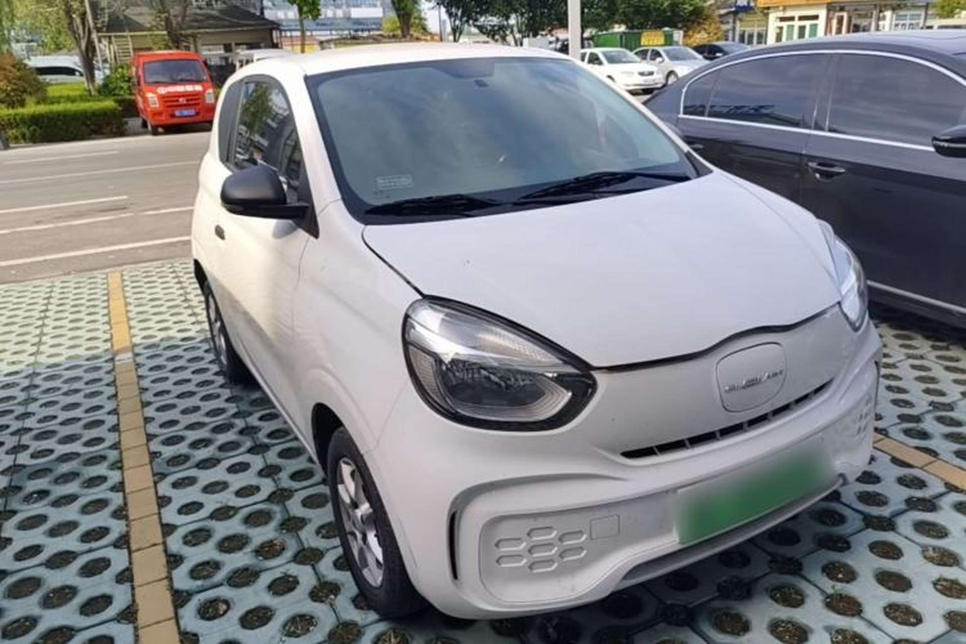 Used Roewe Clever 2022 311km QiQi BoBo Edition Front Right 45 Deg