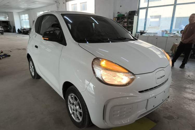 Used Roewe Clever 2022 311km QiQi BoBo Edition Front Right 45 Deg