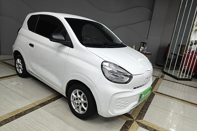 Used Roewe Clever 2022 311km QiQi BoBo Edition Front Right 45 Deg