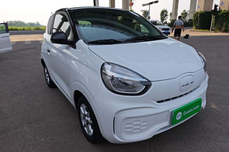 Used Roewe Clever 2022 311km QiQi BoBo Edition Front Right 45 Deg