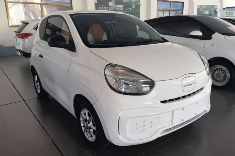 Used Roewe Clever 2022 311km QiQi BoBo Edition Front Right 45 Deg