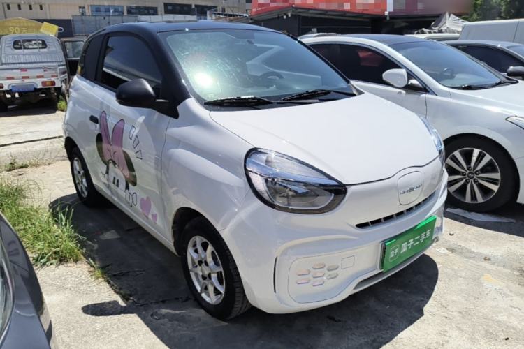 Used Roewe Clever 2022 311km QiQi BoBo Edition Front Right 45 Deg