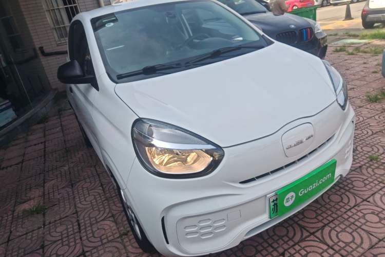 Used Roewe Clever 2022 311km QiQi BoBo Edition Front Right 45 Deg
