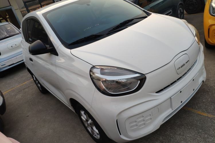 Used Roewe Clever 2022 311km QiQi BoBo Edition Front Right 45 Deg
