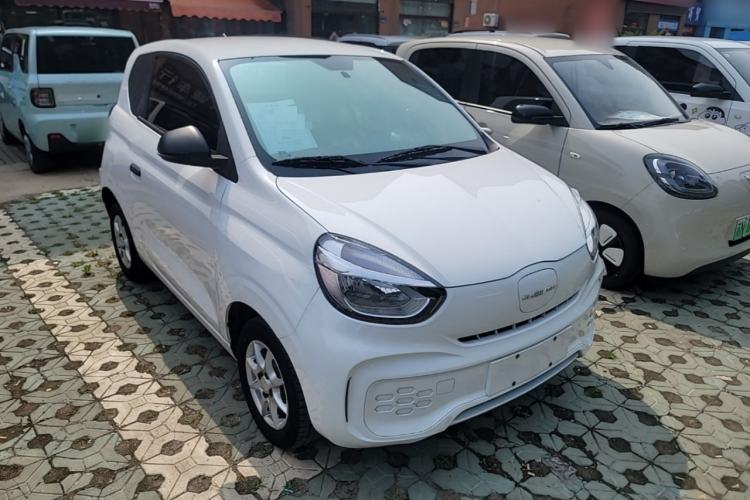 Used Roewe Clever 2022 311km QiQi BoBo Edition Front Right 45 Deg
