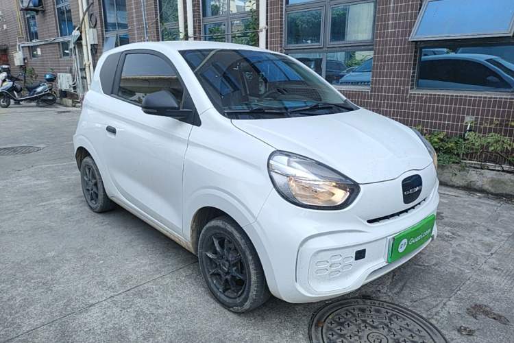 Used Roewe Clever 2022 311km QiQi BoBo Edition Front Right 45 Deg