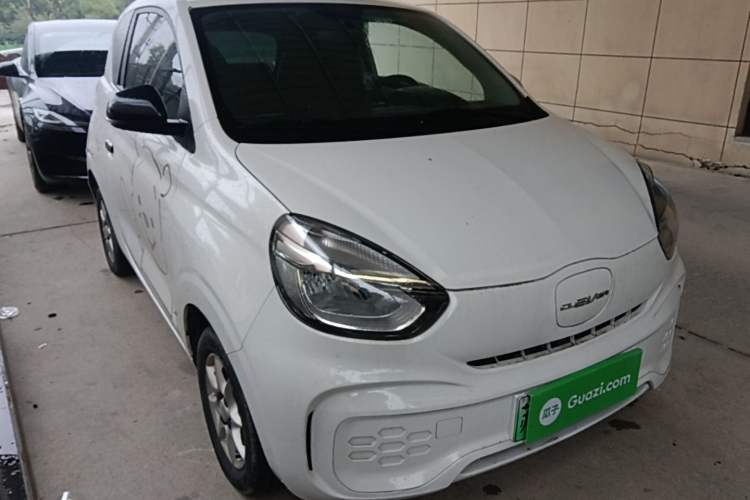 Used Roewe Clever 2022 311km QiQi BoBo Edition Front Right 45 Deg