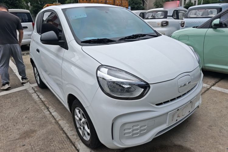 Used Roewe Clever 2022 311km QiQi BoBo Edition Front Right 45 Deg