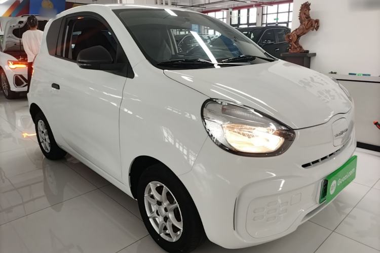 Used Roewe Clever 2022 311km QiQi BoBo Edition Front Right 45 Deg
