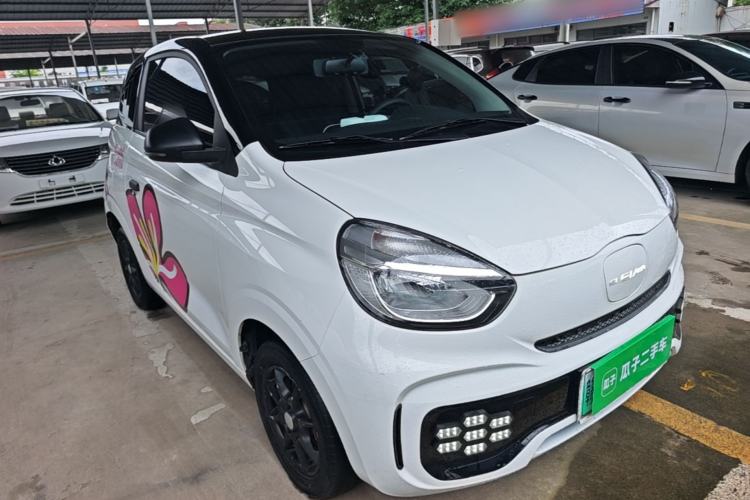 Used Roewe Clever 2022 311km QiQi BoBo Edition Front Right 45 Deg