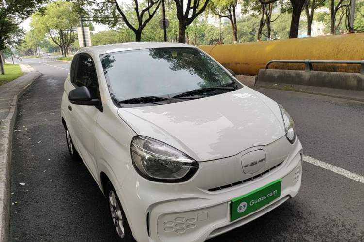 Used Roewe Clever 2022 311km QiQi BoBo Edition Front Right 45 Deg