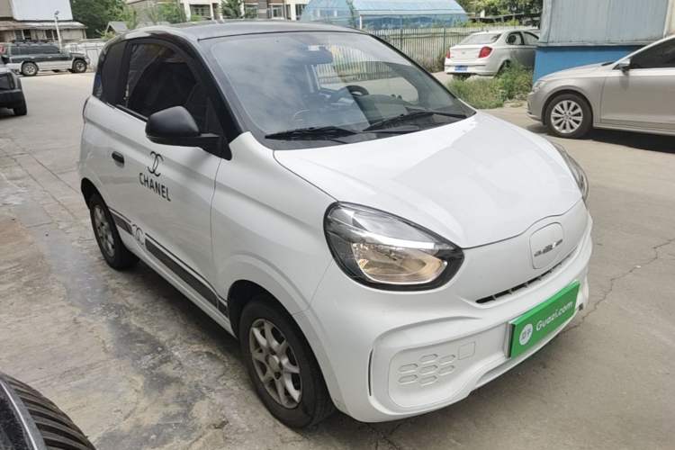 Used Roewe Clever 2022 311km QiQi BoBo Edition Front Right 45 Deg