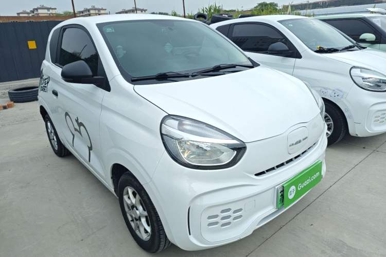 Used Roewe Clever 2022 311km QiQi BoBo Edition Front Right 45 Deg