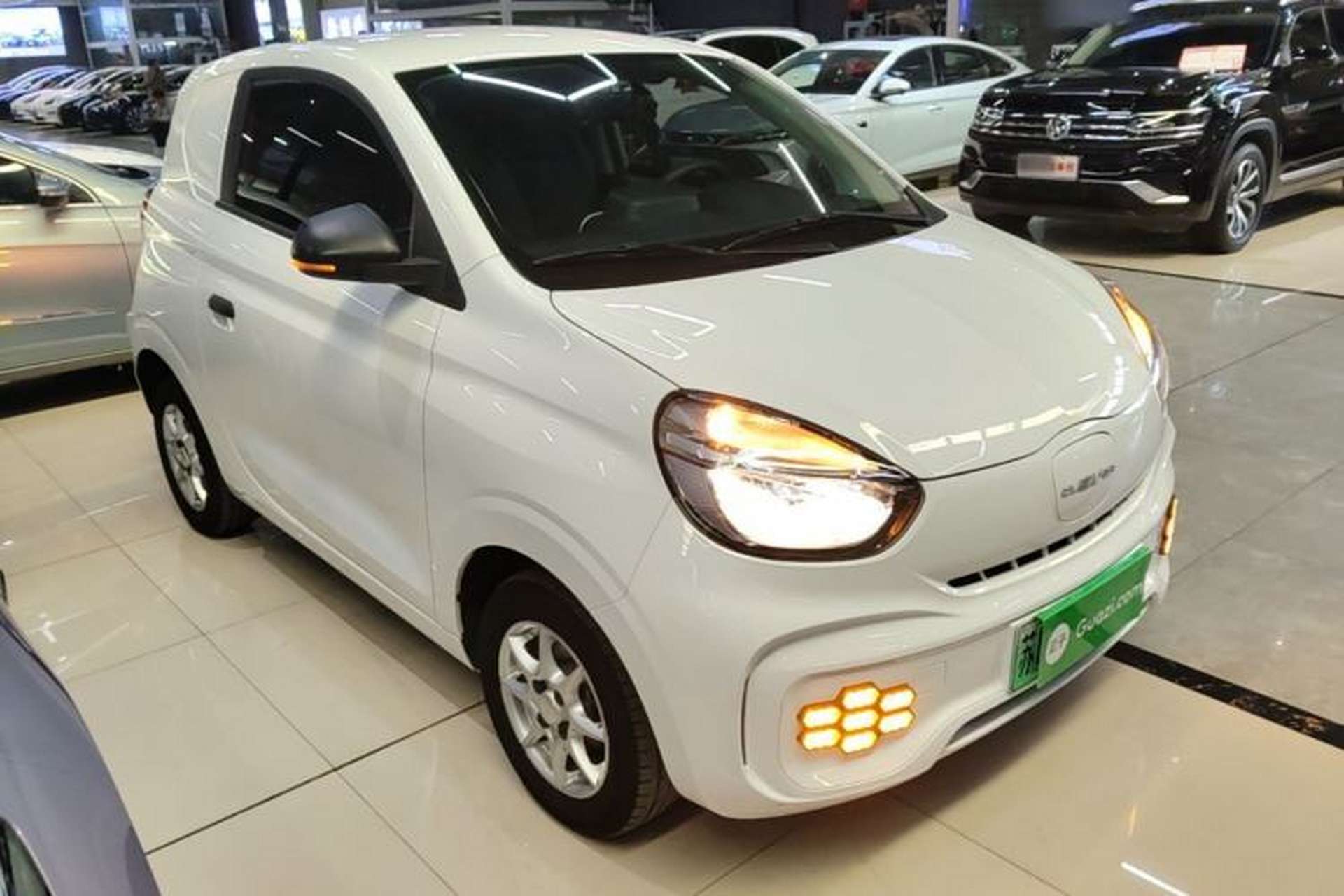 Used Roewe Clever 2022 311km QiQi BoBo Edition Front Right 45 Deg