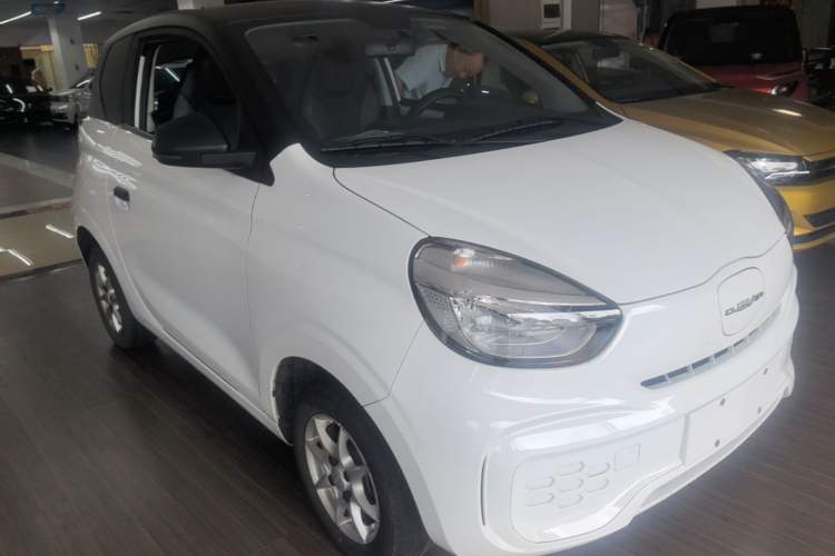 Used Roewe Clever 2022 311km QiQi BoBo Edition Front Right 45 Deg
