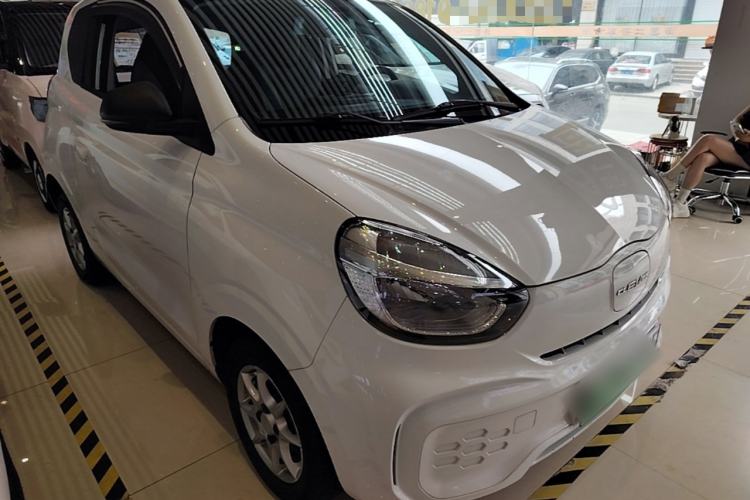 Used Roewe Clever 2022 311km QiQi BoBo Edition Front Right 45 Deg