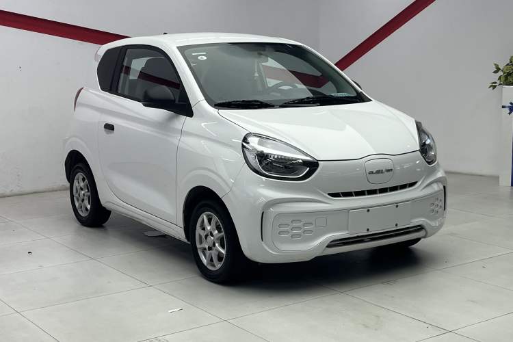 Used Roewe Clever 2022 311km QiQi BoBo Edition Front Right 45 Deg