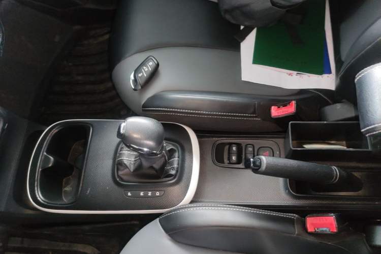 Used Roewe Clever 2022 311km QiQi BoBo Edition Gear Lever