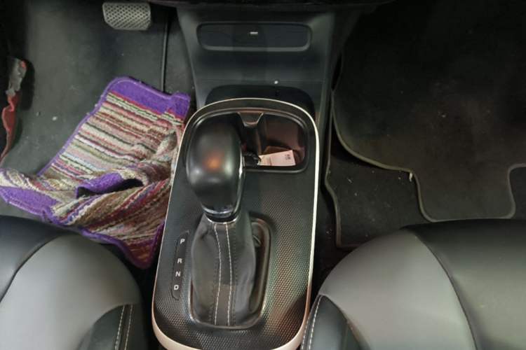 Used Roewe Clever 2022 311km QiQi BoBo Edition Gear Lever